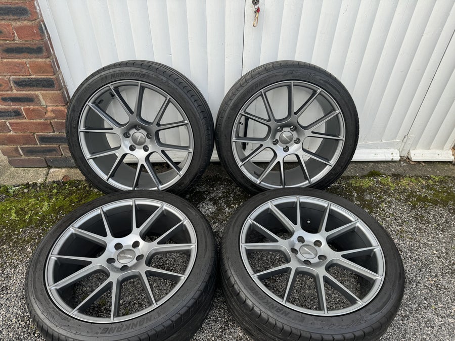 Veemann 20 in alloys and tyres in anthracite